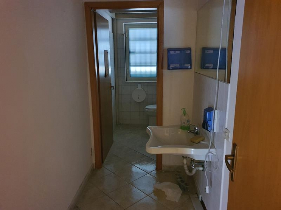 Negozio Via Santa Maria di Licodia, 47  - foto 5
