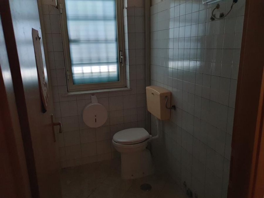Negozio Via Santa Maria di Licodia, 47  - foto 6