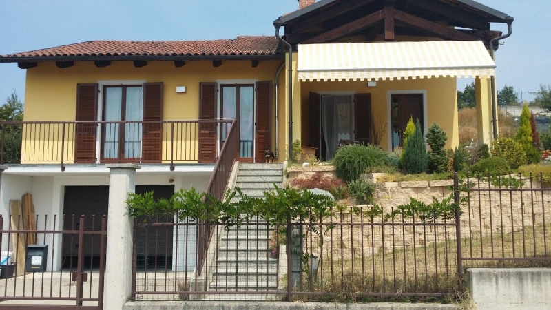 Villa, Baldichieri d'Asti