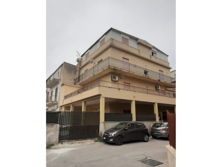 Appartamento Via Vincenzo Fici, 2  loading=