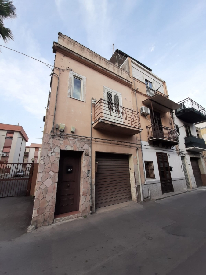 Appartamento Via Cruillas 83a  loading=