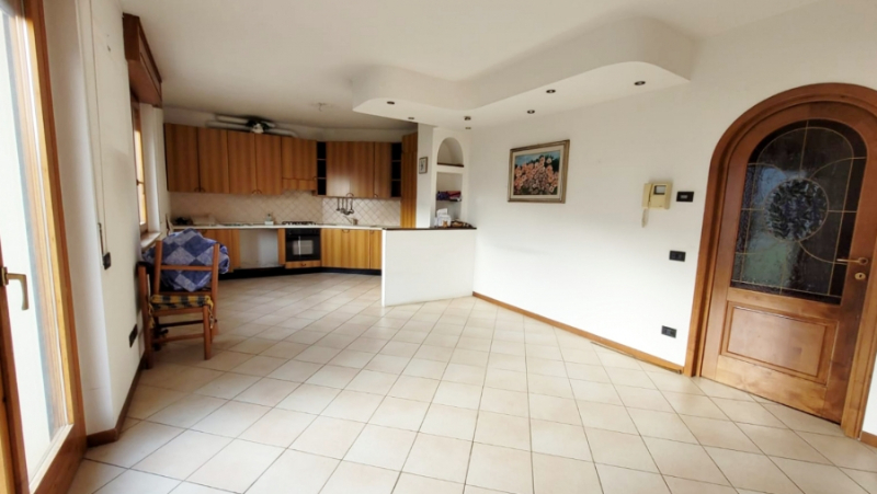 Appartamento via Montessori  loading=