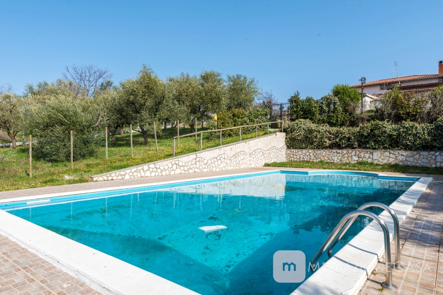 Villa via paesi nuovi  - foto 5
