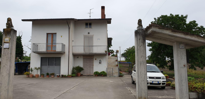 Casa indipendente via Iscalonga, Mirabella Eclano