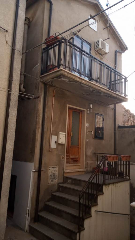 Casa indipendente VIA VINCENZO ROBERTI 15, Montefalcone nel Sannio