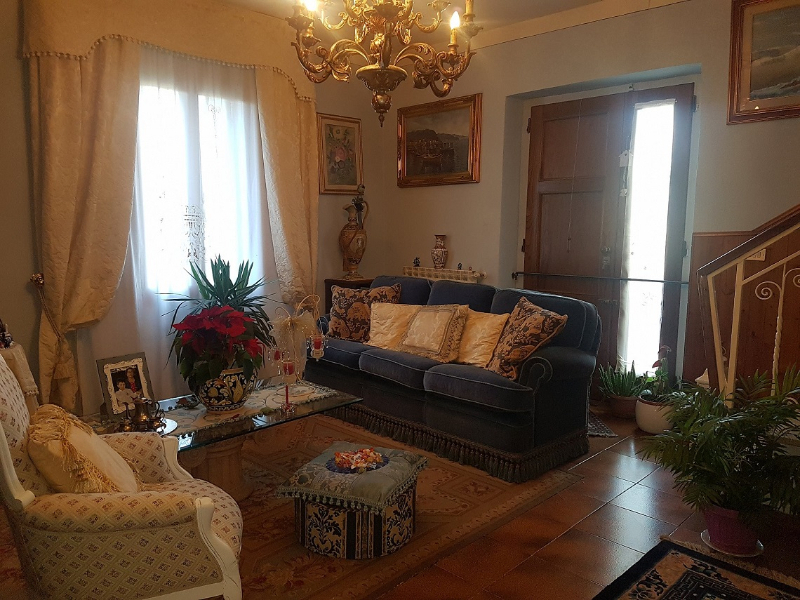 Casale via di lucciano, Quarrata