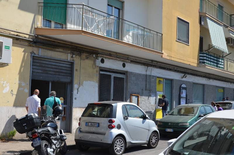 Locale commerciale Piazza Neghelli 23, Napoli