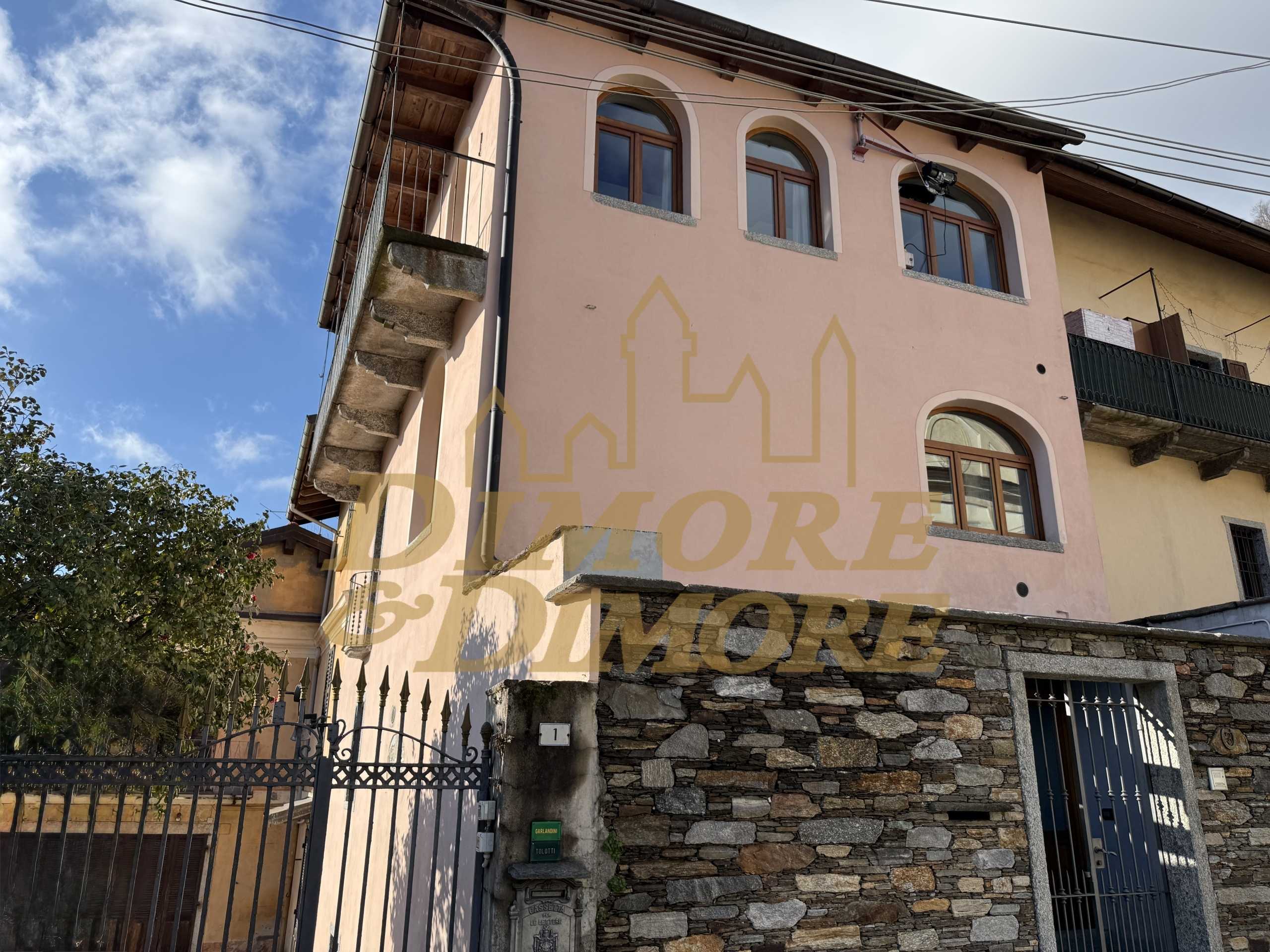 Casa indipendente Via Vico, Caprezzo