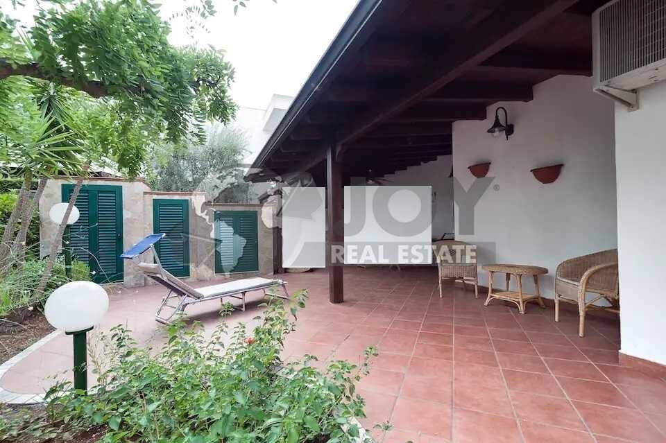 Casa indipendente Via Tramonti, Nardò
