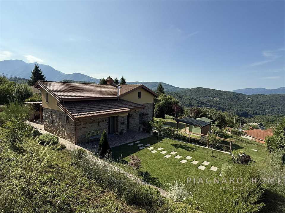 Casale località pollina, Pontremoli