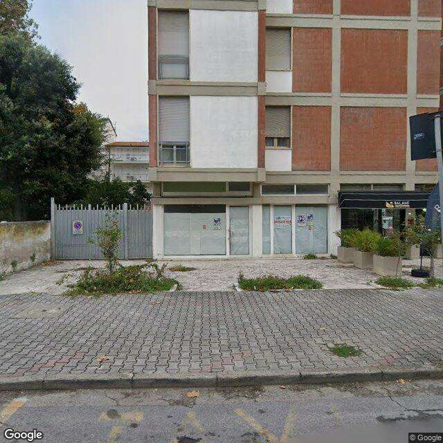 Locale commerciale Viale Cristoforo Colombo,, Camaiore