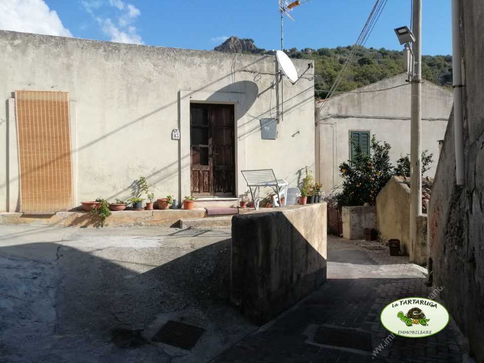 Casa indipendente via Rina Superiore, Savoca