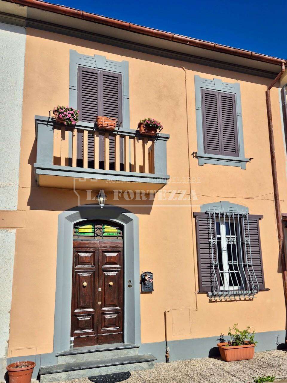 Palazzo - Stabile Titignano, Cascina