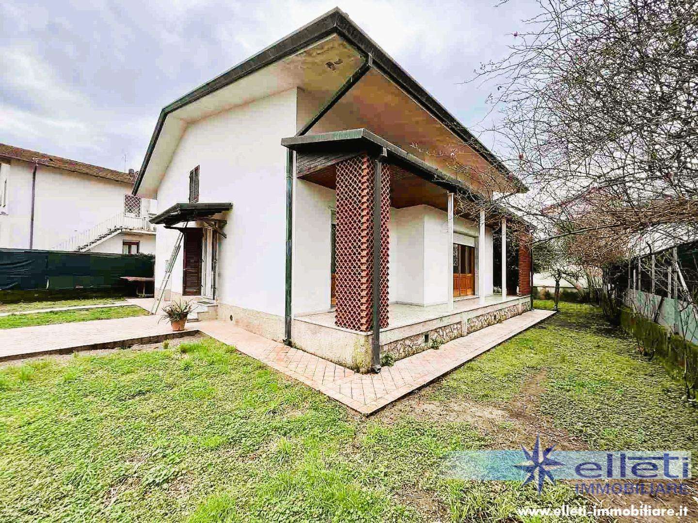 Villa Via Venezia,, Massa