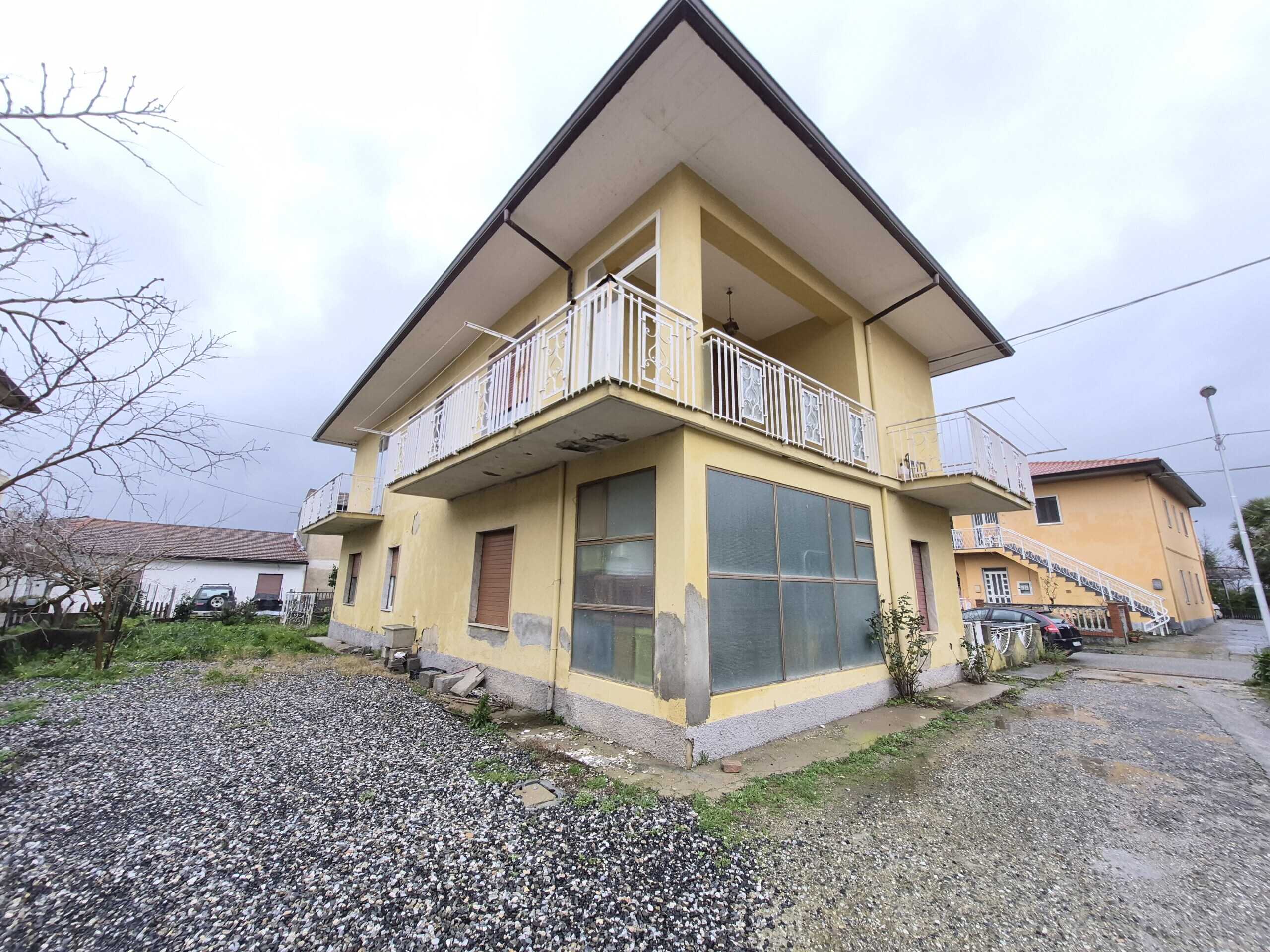 Casa indipendente Viale I Maggio, Maida