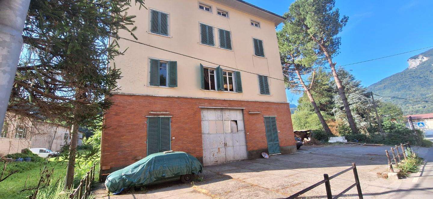Palazzo - Stabile Ponte All 'ania LU,, Barga