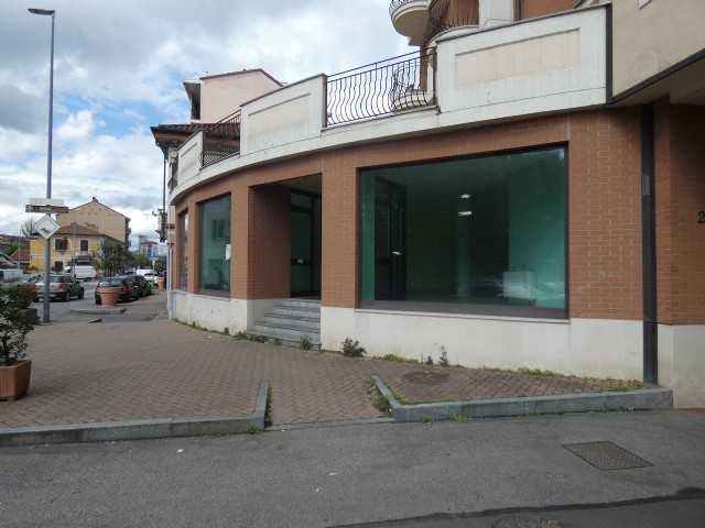 Locale commerciale strada carignano, Moncalieri