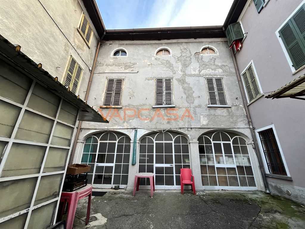 Palazzo - Stabile VIA NAZARIO SAURO, Romano di Lombardia