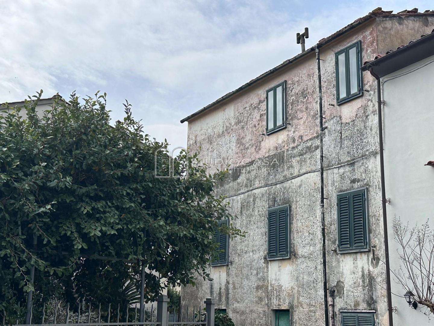 Palazzo - Stabile Via S. Piero,, Calci