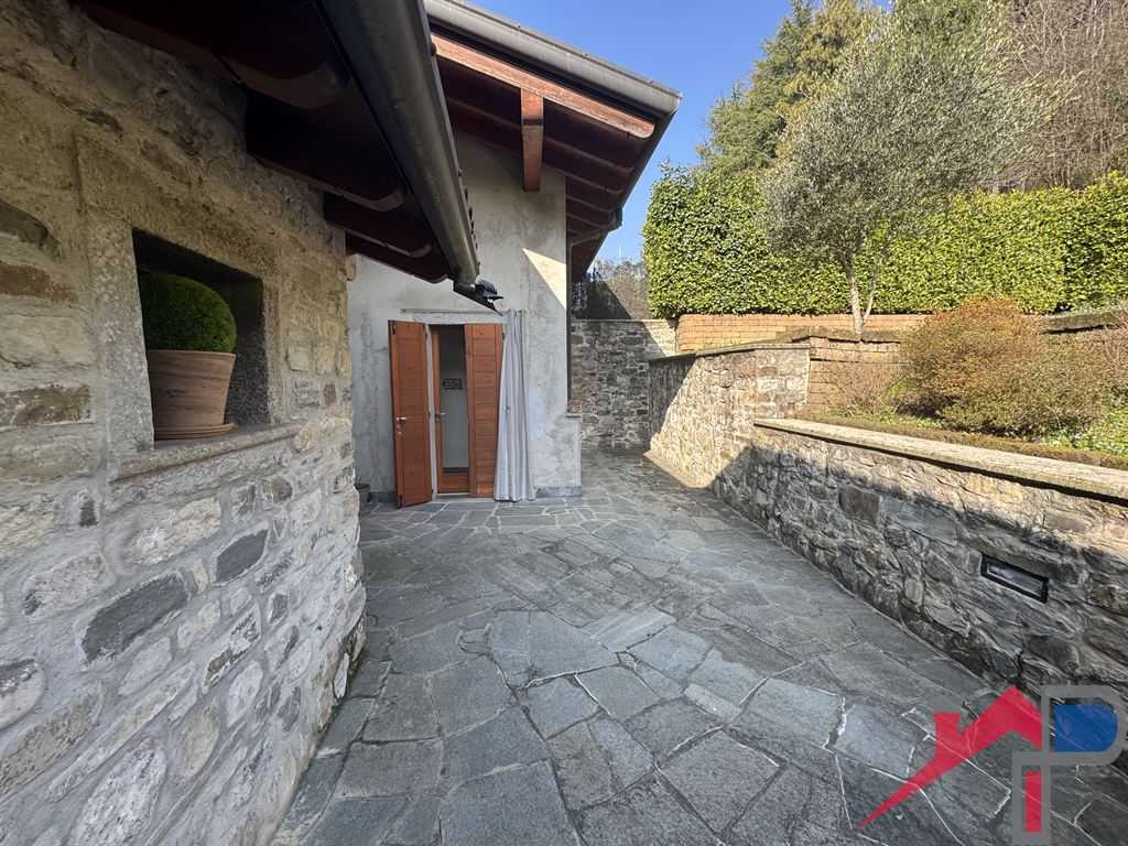 Casa indipendente, Caprino Bergamasco