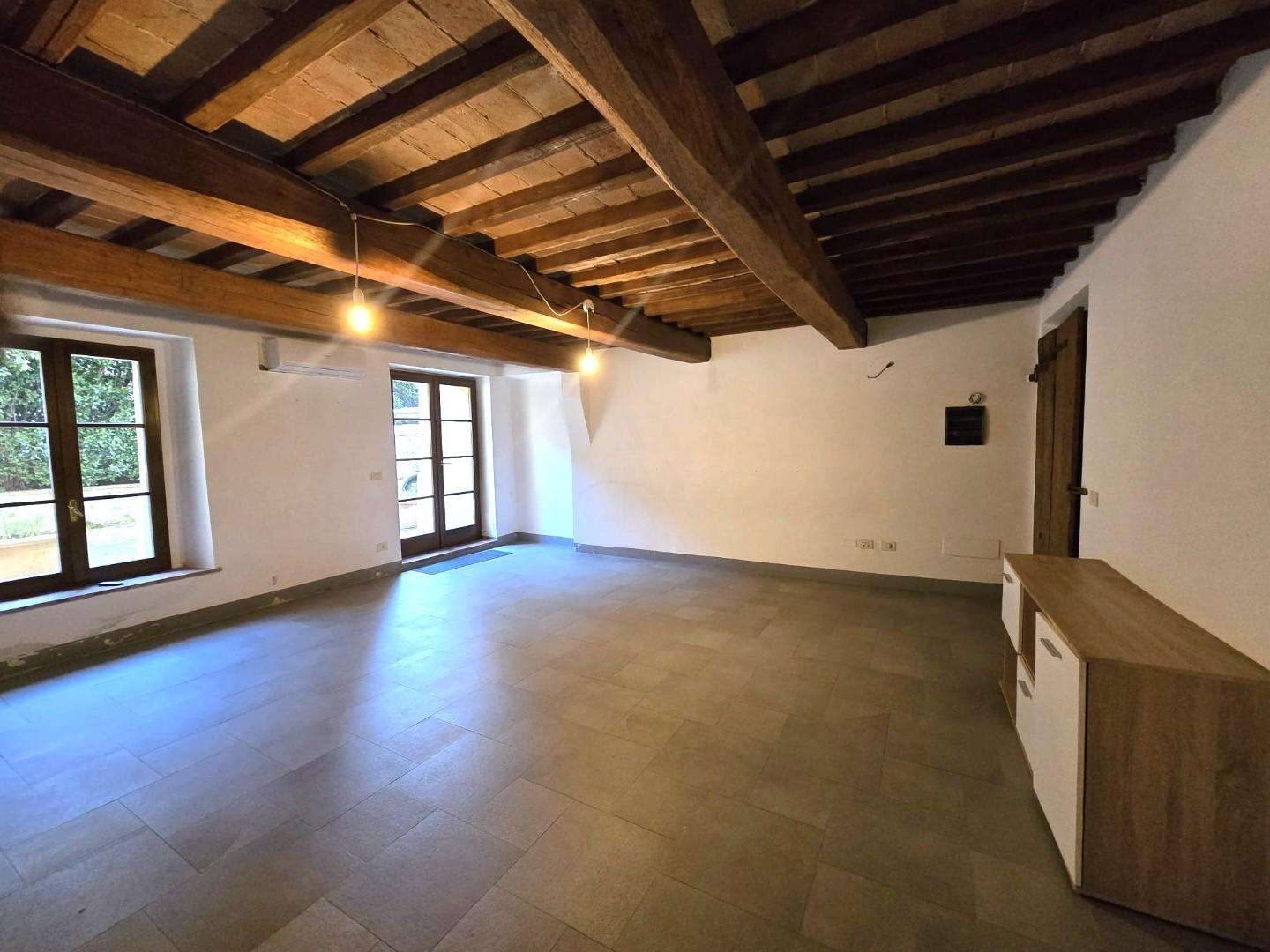 Ufficio Piazza Unità dei Popoli,  2, Colle di Val d'Elsa