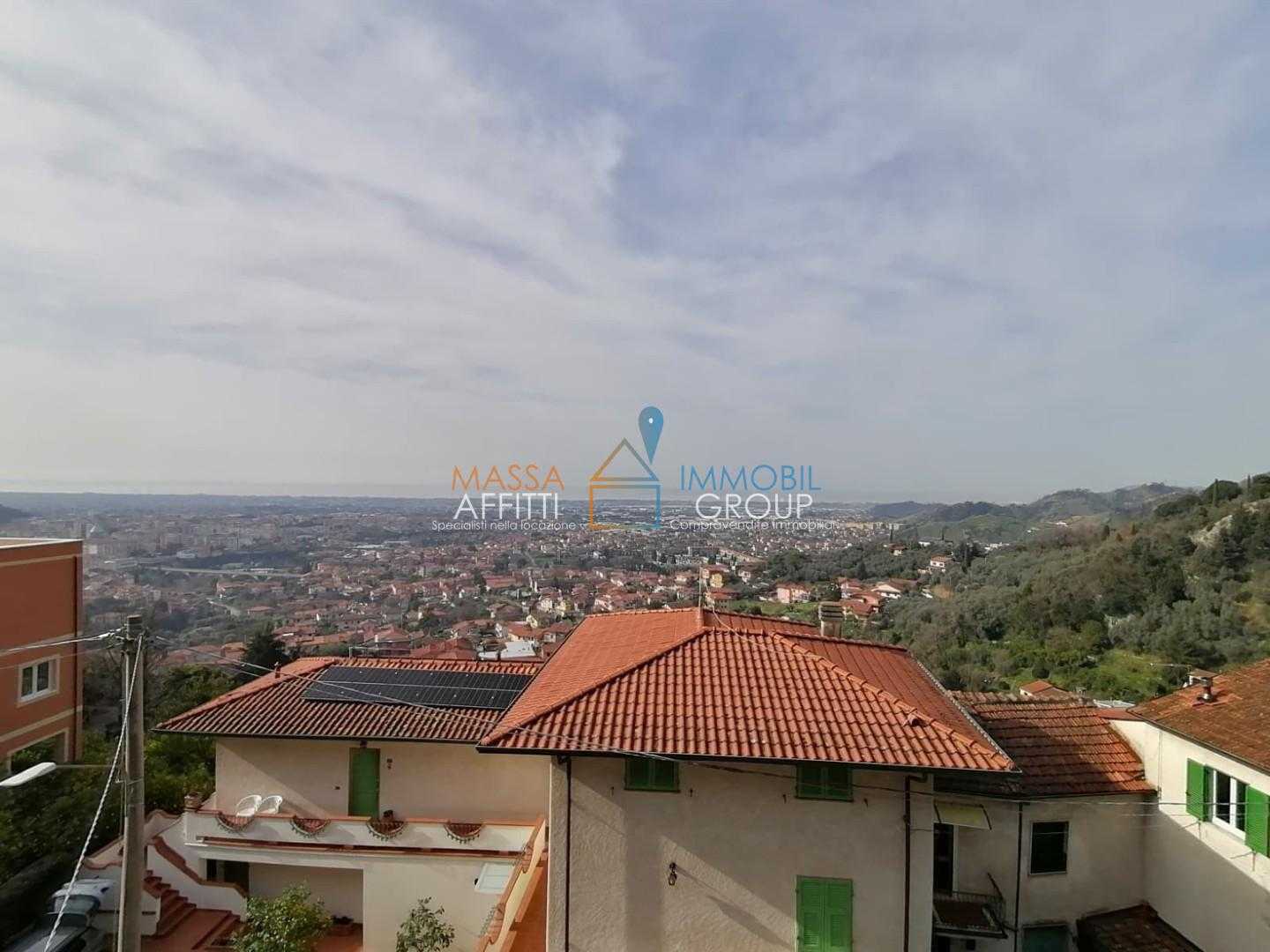 Porzione di casa Via Bergiola, Massa