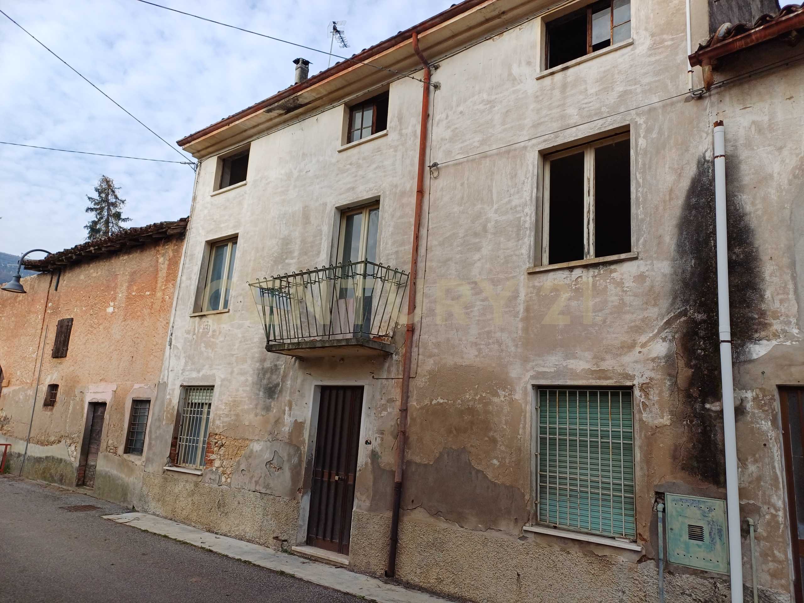 Casa indipendente Via Gorghello, Cazzano di Tramigna