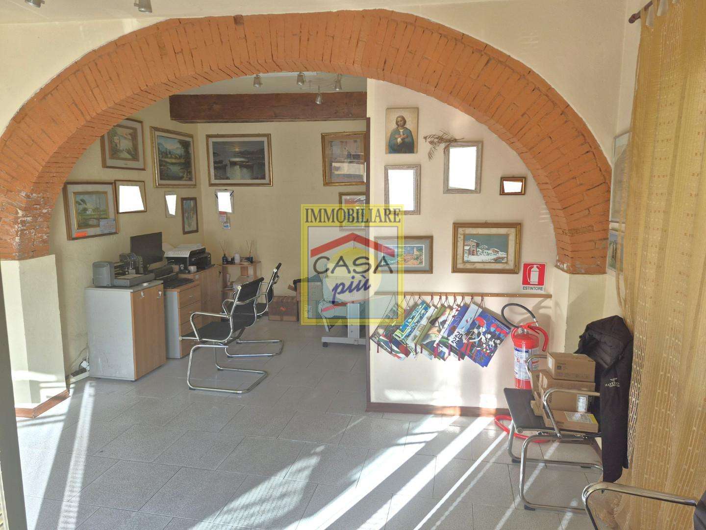 Locale commerciale Via Tosco Romagnola,  1674, Cascina