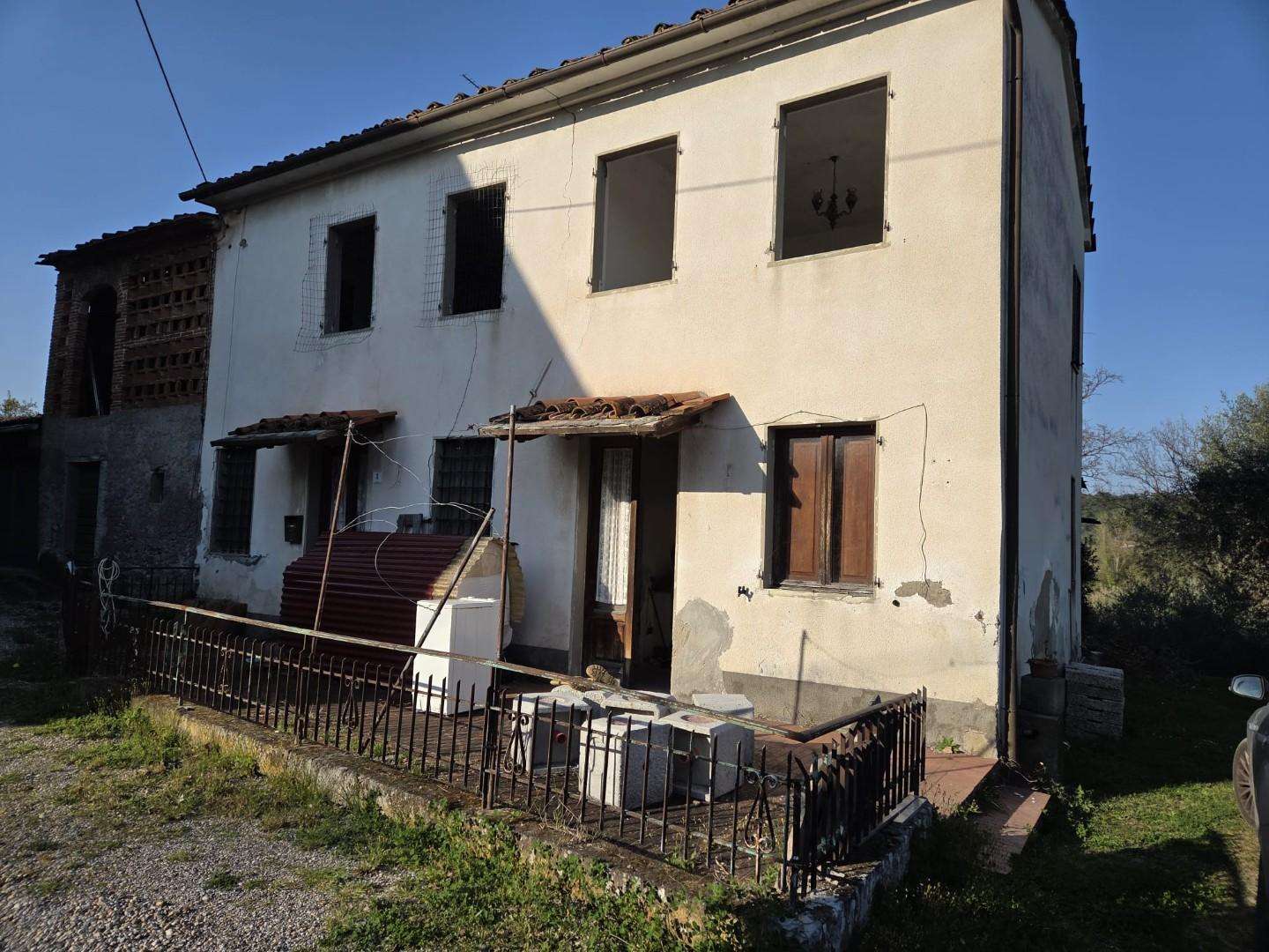 Casa Bi - Trifamiliare Via di Montecarlo,  32, Montecarlo