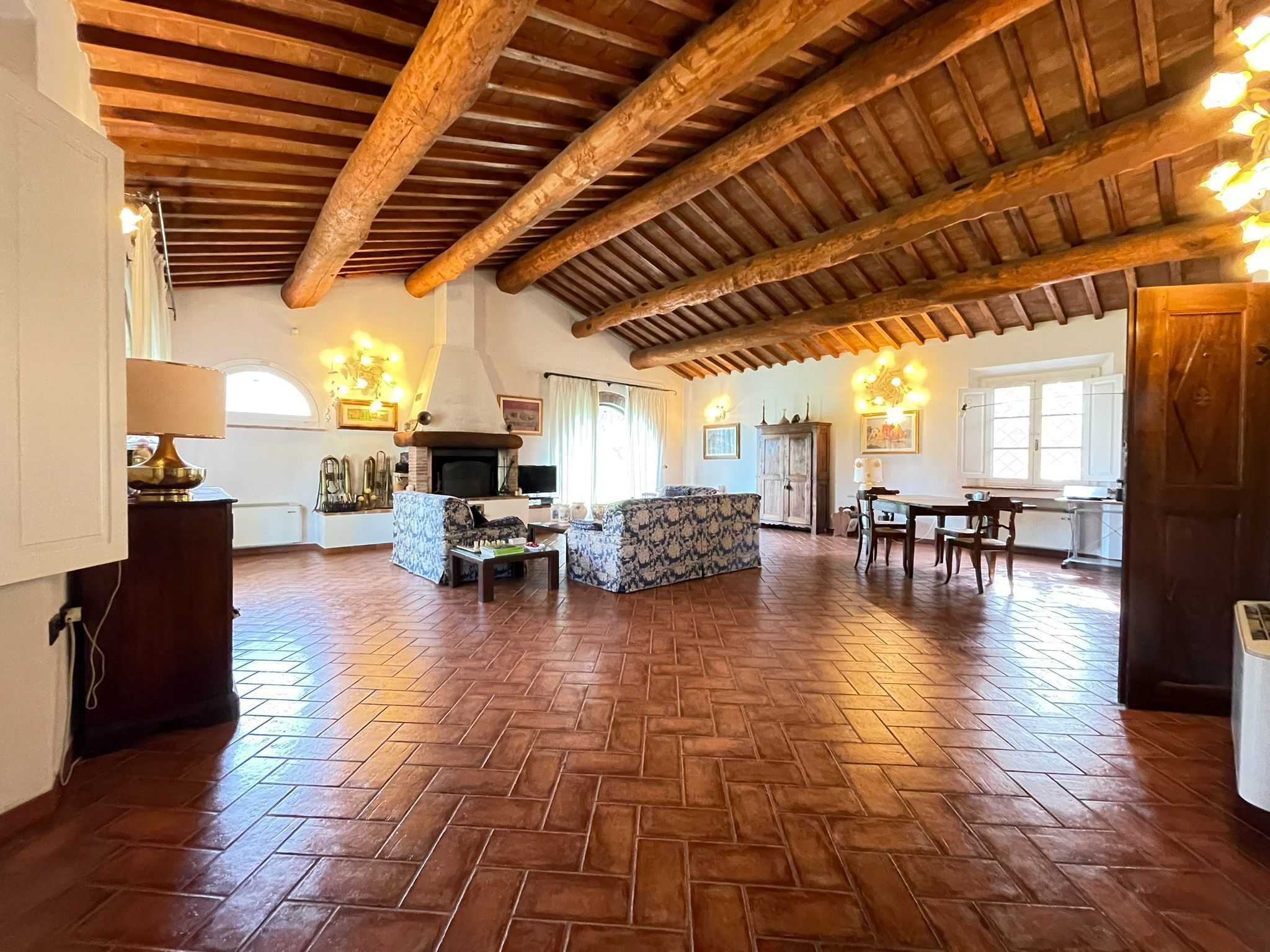 Casa indipendente via pasubio, Cecina