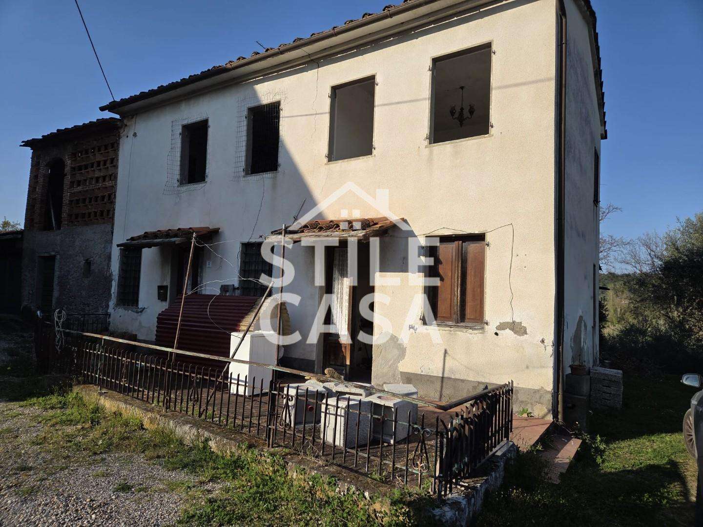 Casa Bi - Trifamiliare Via di Montecarlo,  32, Montecarlo