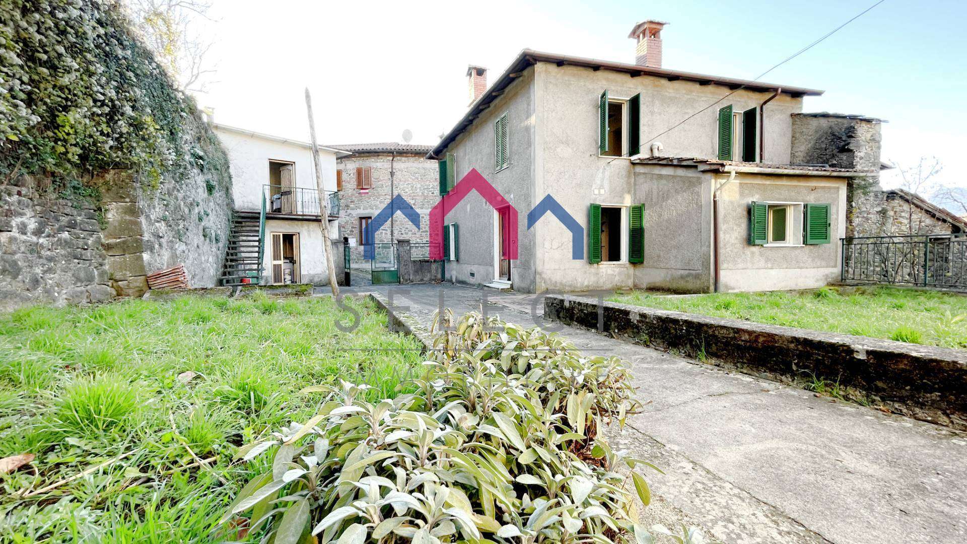 Casa Bi - Trifamiliare, Sillano Giuncugnano