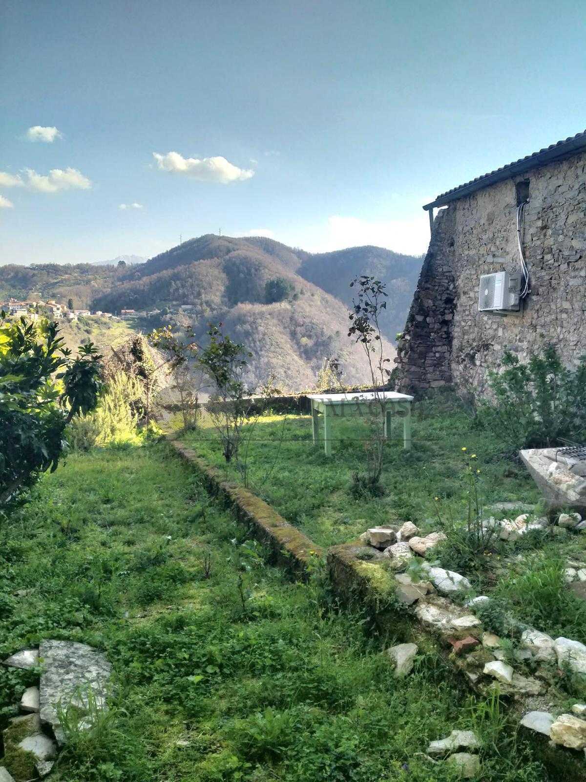 Casa indipendente Via Villaggio U.N.R.R.A., Fosdinovo