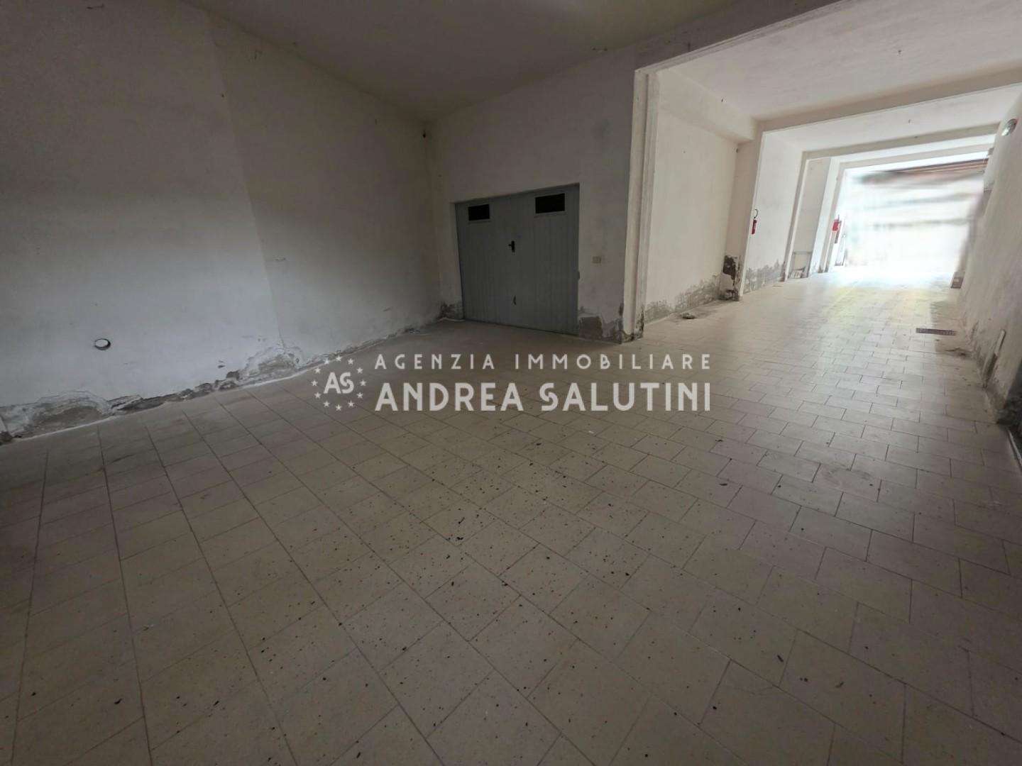 Box - Garage - Posto Auto Silvio Pellico, Pontedera