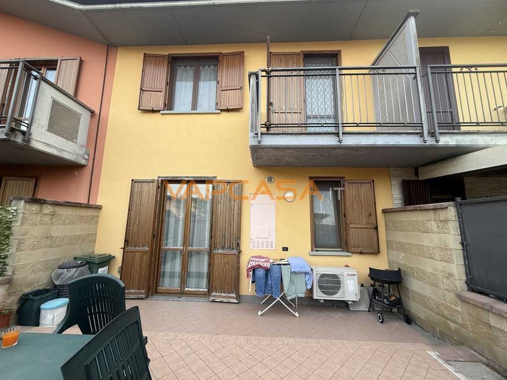Villetta a schiera VIA TOSCANINI, Calcio