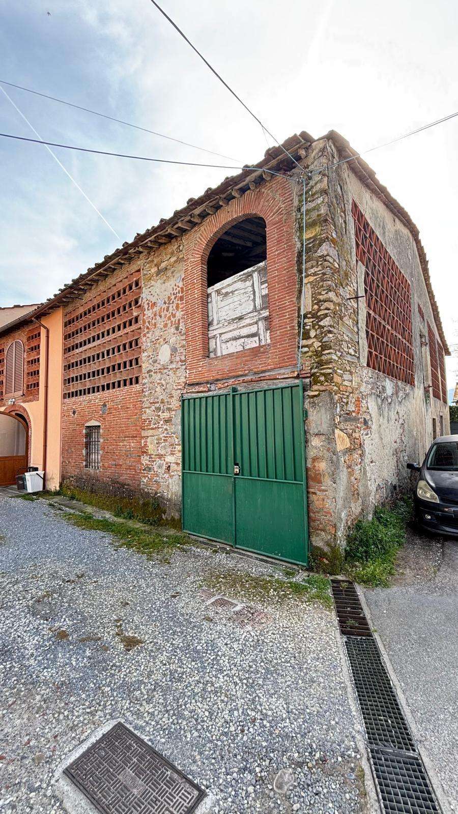 Azienda agricola Via della Chiesa di Toringo,  68, Capannori