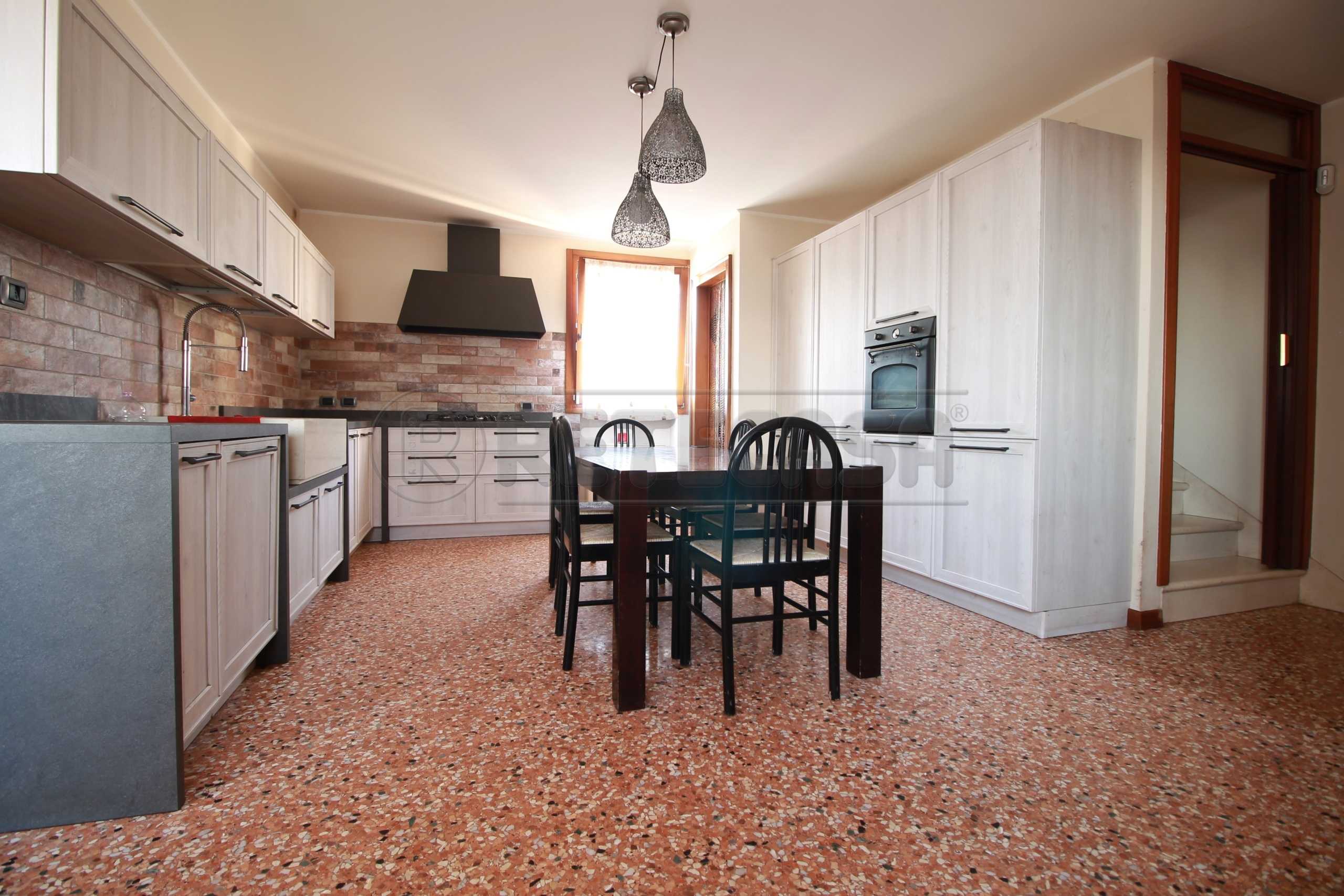 Porzione di casa Via Mason, Gambellara