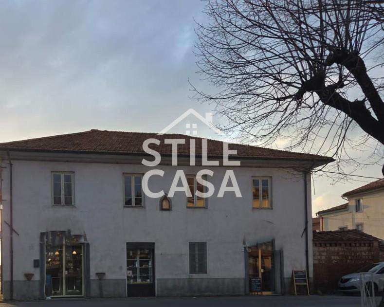 Palazzo - Stabile Via Lombarda Lammari,  236, Capannori