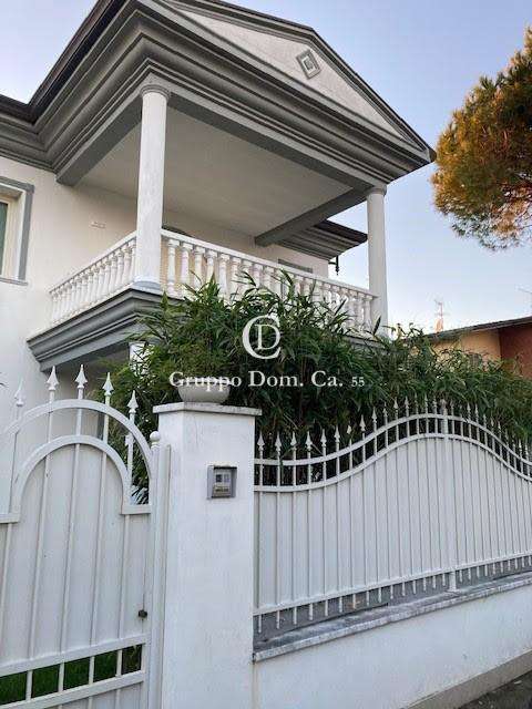 Villa Via Scassicarli,, Forte dei Marmi