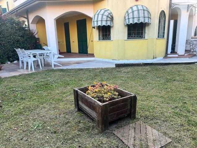 Appartamento Via Madonnina, Luni