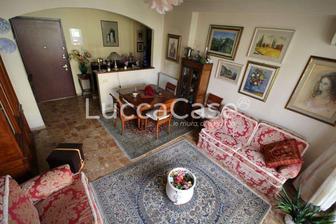 Appartamento Viale Cristoforo Colombo,, Camaiore
