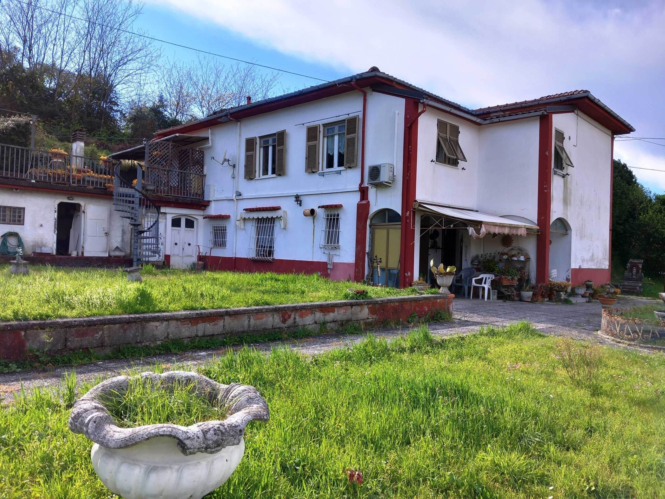 Casa indipendente Via Aurelia, Vezzano Ligure