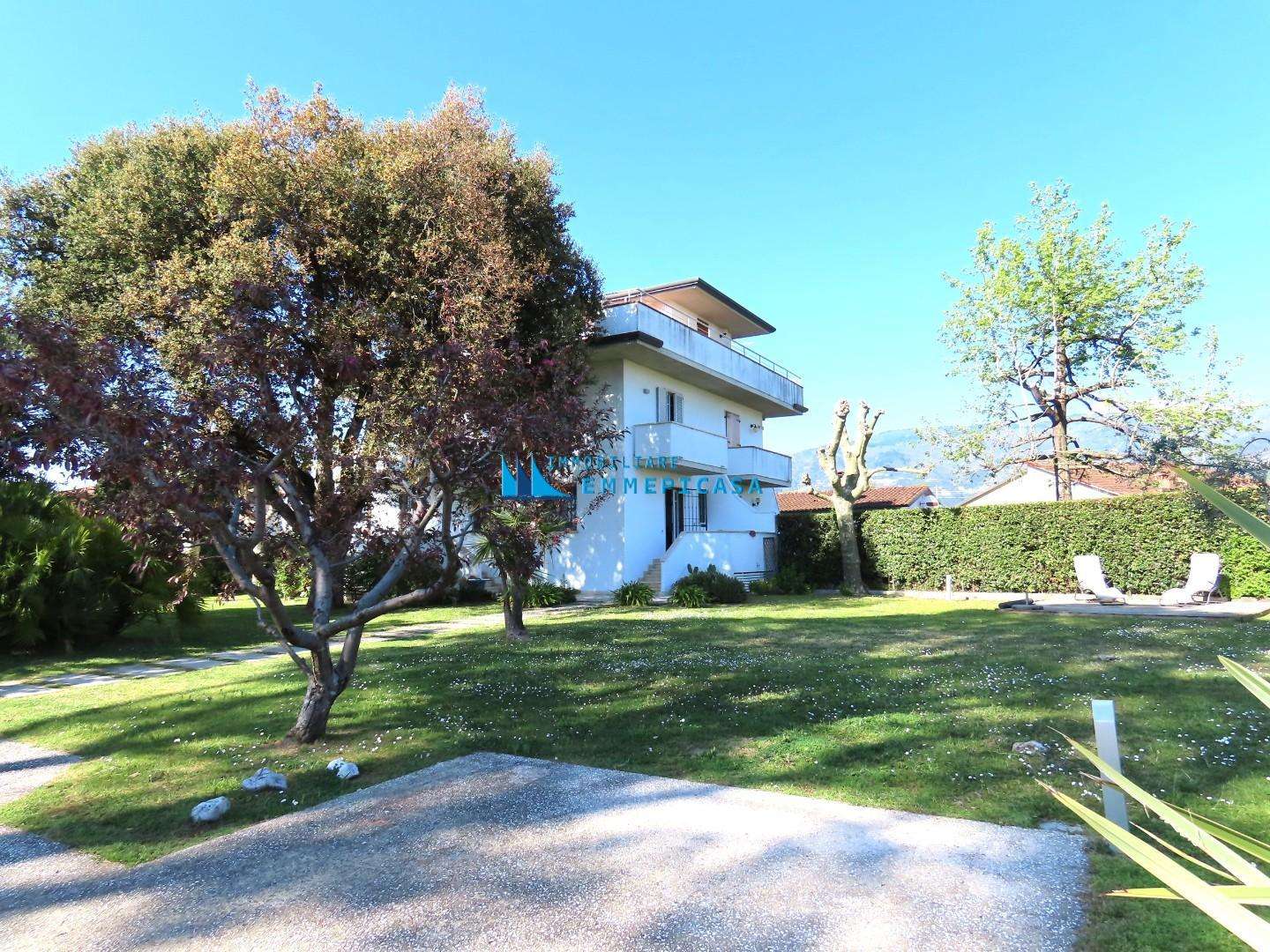 Casa Bi - Trifamiliare Via del Fescione,, Massa