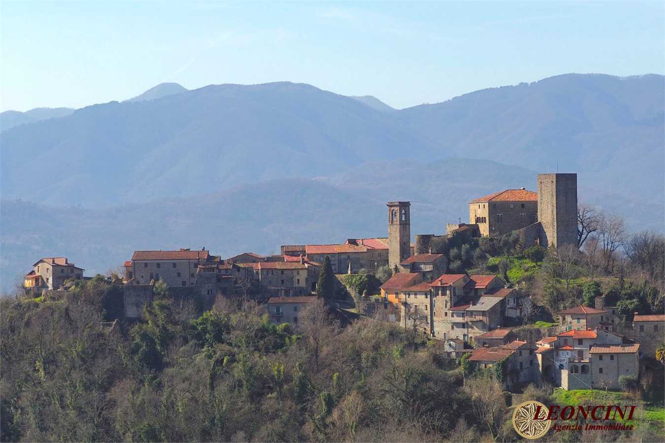 Casale via borgo, Bagnone