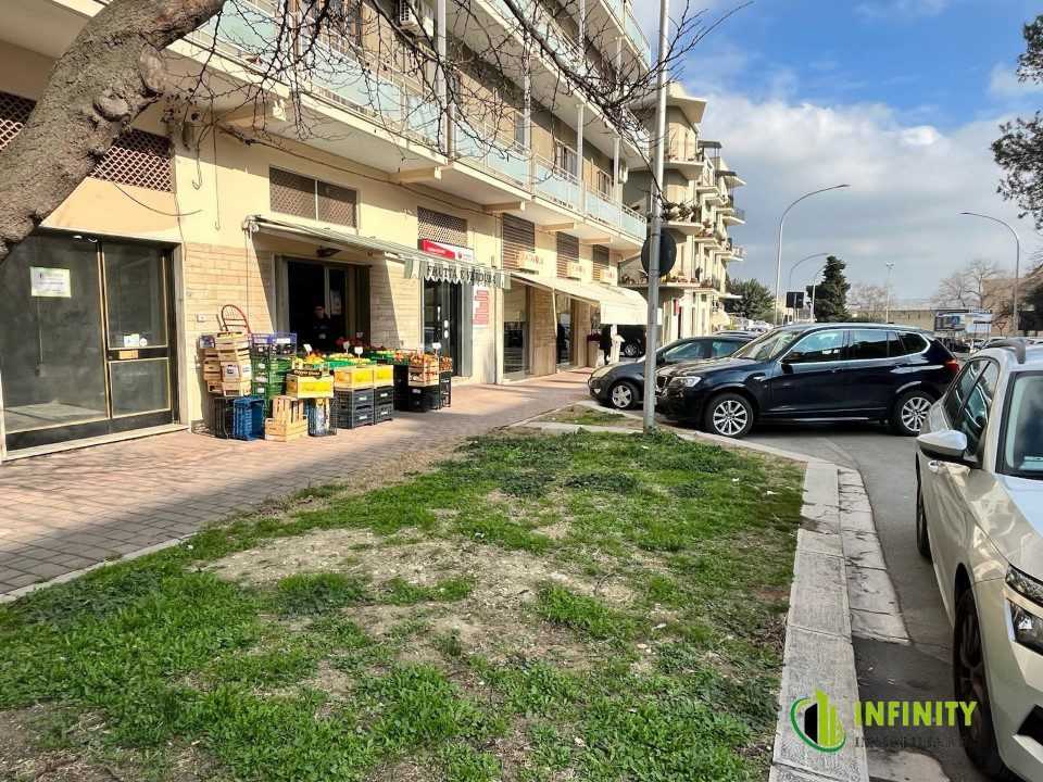 Attività  commerciale Via Dante, Matera