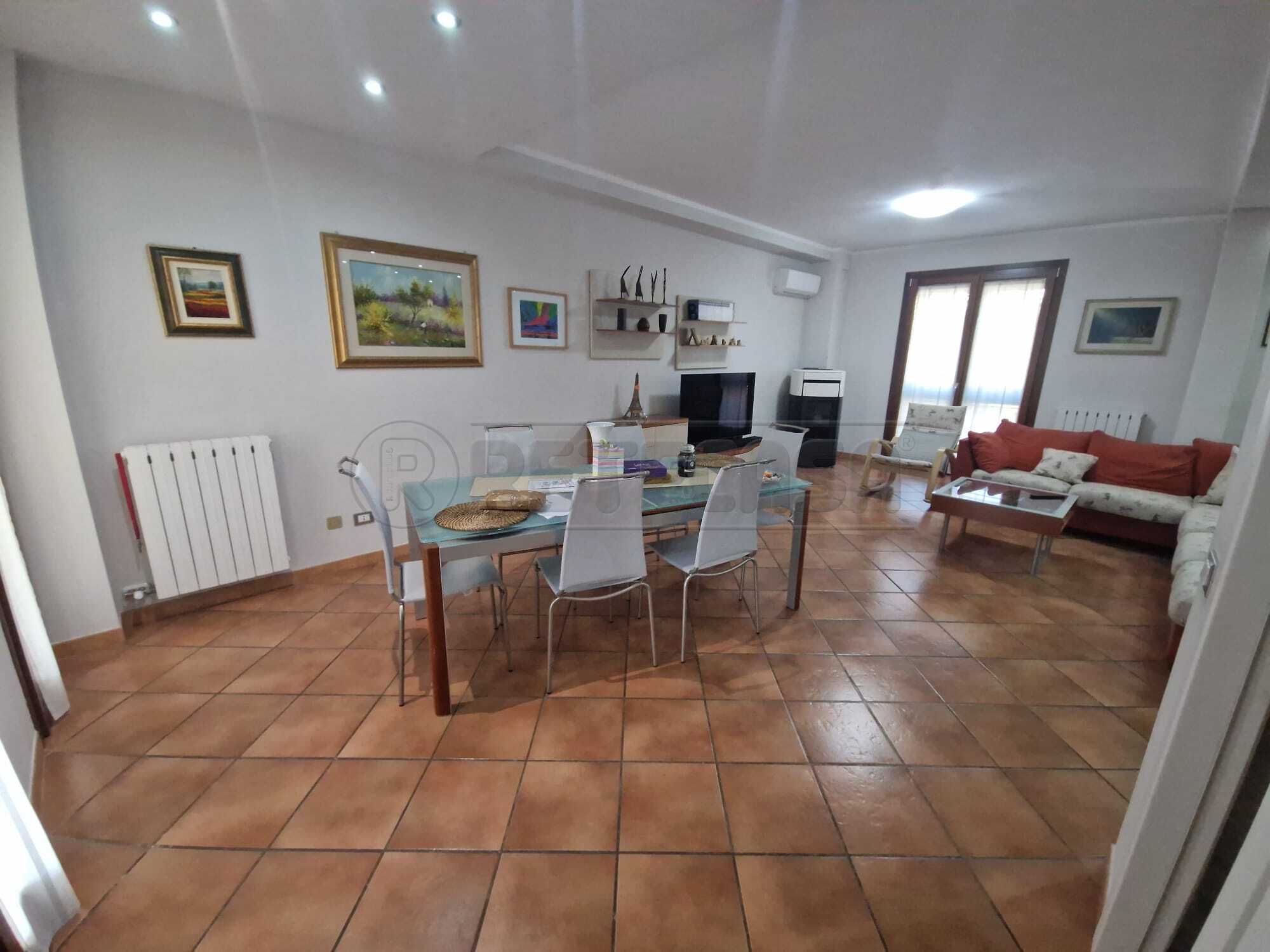 Porzione di casa Via Ugo Fornasari, Castelvetro Piacentino