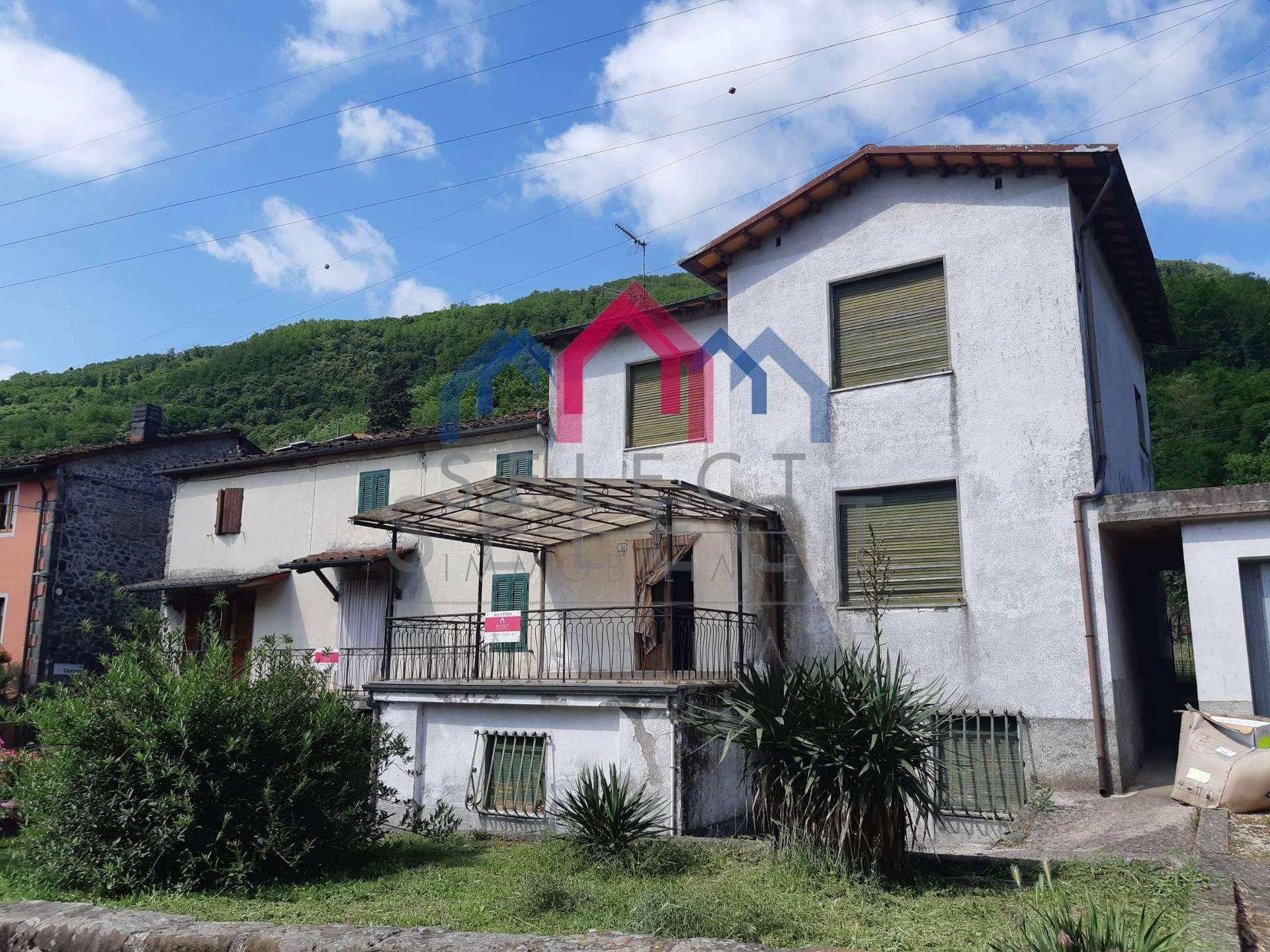 Casa Bi - Trifamiliare, Borgo a Mozzano