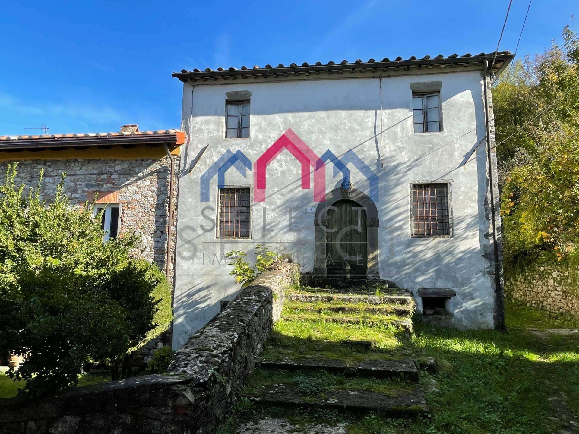 Casa Bi - Trifamiliare, Borgo a Mozzano