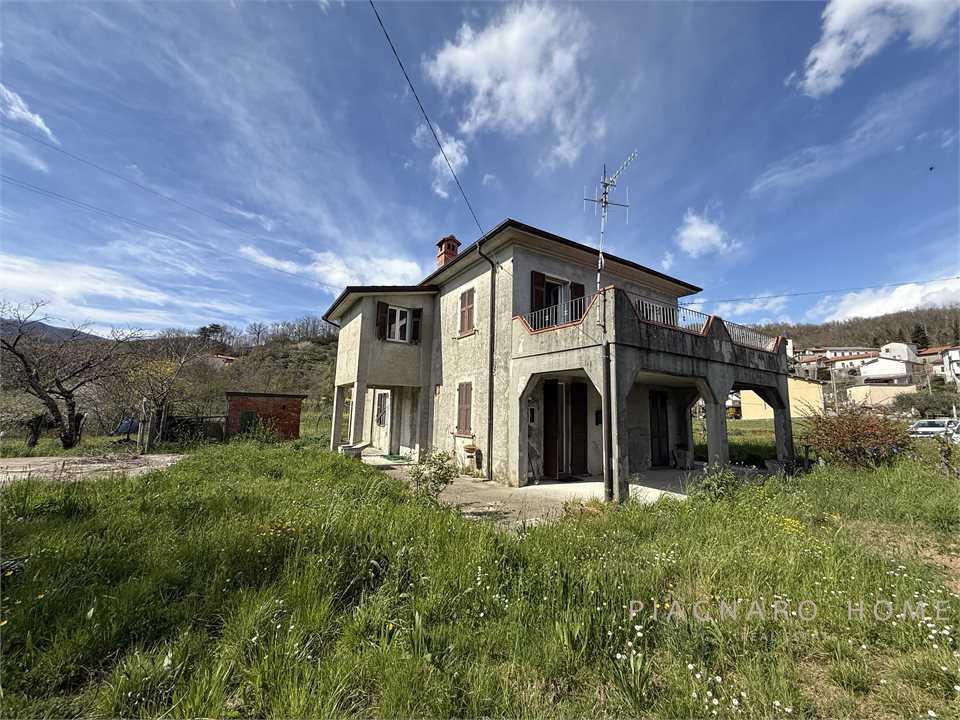 Casa indipendente via canossa, Mulazzo