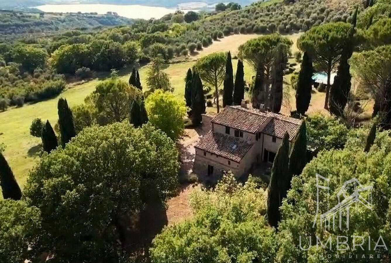 Casa indipendente Via degli Ulivi, Baschi